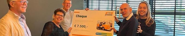 Bouwbedrijf Wit uit Wognum overhandigt cheque voor duofiets!